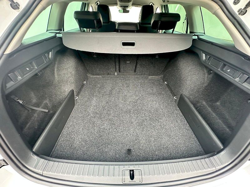 Škoda Octavia (2023) 2.0 TDI 110kW DSG Style Combi - fotka 21 z 21