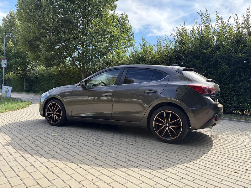 Mazda 3 2.0 121kw Center-Line - fotka 6 z 30