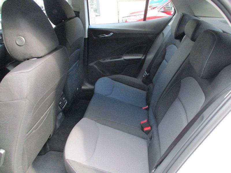 Škoda Fabia Selection 1,0TSI 70kW MT5/P514 - fotka 12 z 15