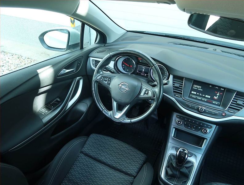 Opel Astra (2019) 1.6 CDTI, Navi, Tempomat - fotka 7 z 20