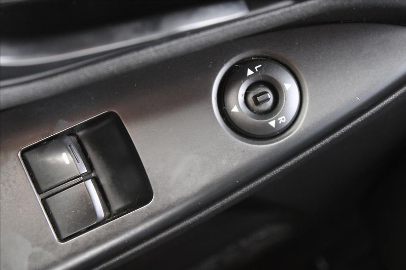Hyundai ix20 1,4 CRDi  NOVÉ V ČR,TAŽNÉ - fotka 16 z 23