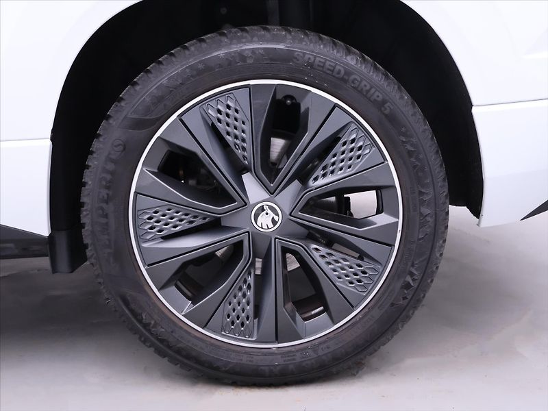 Škoda Karoq 2,0 TDI DSG 4x4 Sportline DPH - fotka 34 z 41