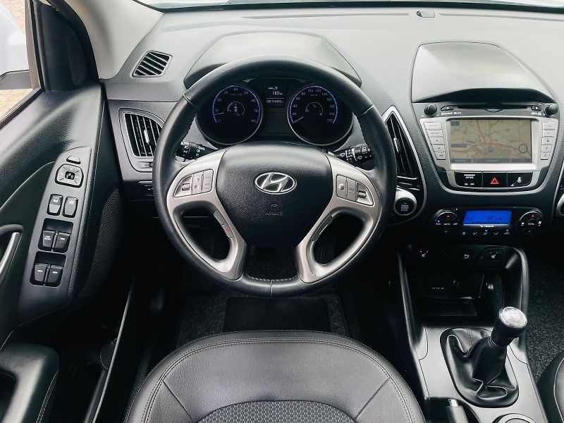Hyundai ix35 2.0i 4x4 1MAJIITEL KAMER TAŽNÉ - fotka 28 z 46