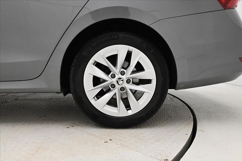 Škoda Octavia 2,0 TDI 110kW DSG Style Záruka - fotka 33 z 33