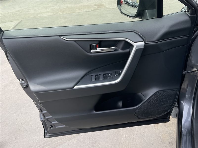 Toyota RAV4 2,5 Hybrid 4WD Comfort Style - fotka 14 z 22