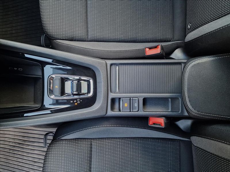 Škoda Octavia 2.0TDI DSG Ambition,ČR,1.Maj. - fotka 37 z 50