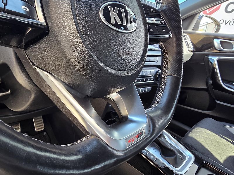 Kia Ceed (2019) 1.6-GT-LINE-AUTOMAT-TAŽNÉ - fotka 14 z 18