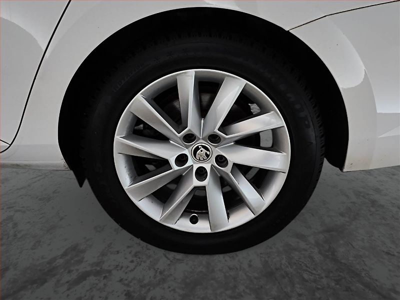 Škoda Superb (2018) Style 1.5 TSI, Automat - fotka 14 z 19