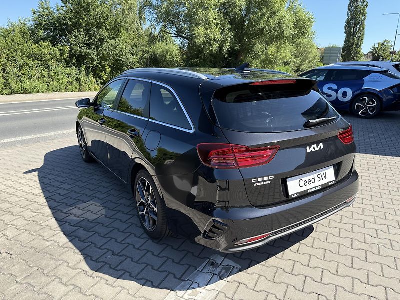 Kia Ceed (2025) SW TOP 1.5 T-GDI 7DCT ALU 17  - fotka 5 z 15