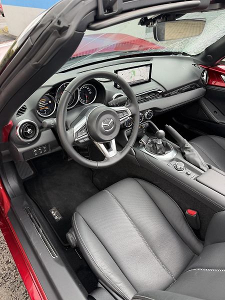 Mazda MX-5 1,5i 97kW NAVIGACE   - fotka 11 z 15