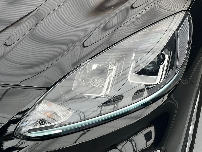 Ford Kuga 2.5 Duratec HEV TITANIUM - fotka 43 z 51