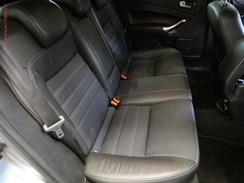 Ford Mondeo (2010) 2.0i, ČR, AT, xenon, autoAC - fotka 13 z 20