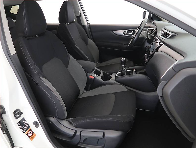 Nissan Qashqai (2017) 1.6 DIG-T, Serv.kniha, Navi - fotka 9 z 22