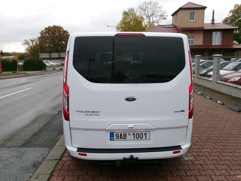 Ford Tourneo Custom (2022) 2,0TDCi L2H1 ZÁRUKA FORD  - fotka 6 z 36