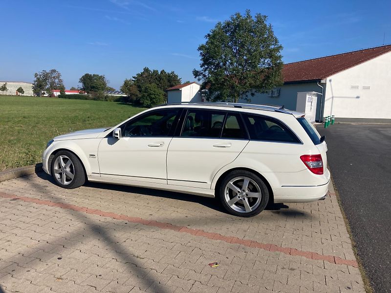 Mercedes-Benz Třídy C (2008) - fotka 4 z 7