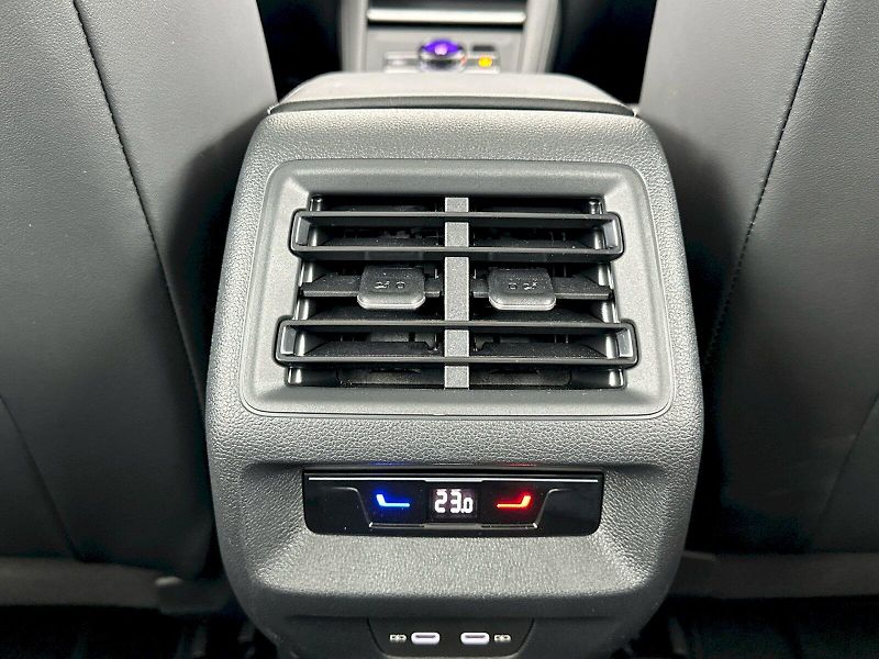 Volkswagen Tayron (2025) 2.0 TSI 150kW 4Motion DSG - fotka 33 z 36