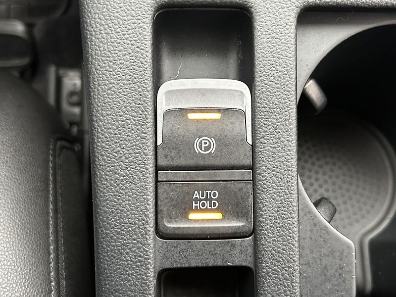 Volkswagen Passat Variant 2,0 TDI Highline - fotka 16 z 27