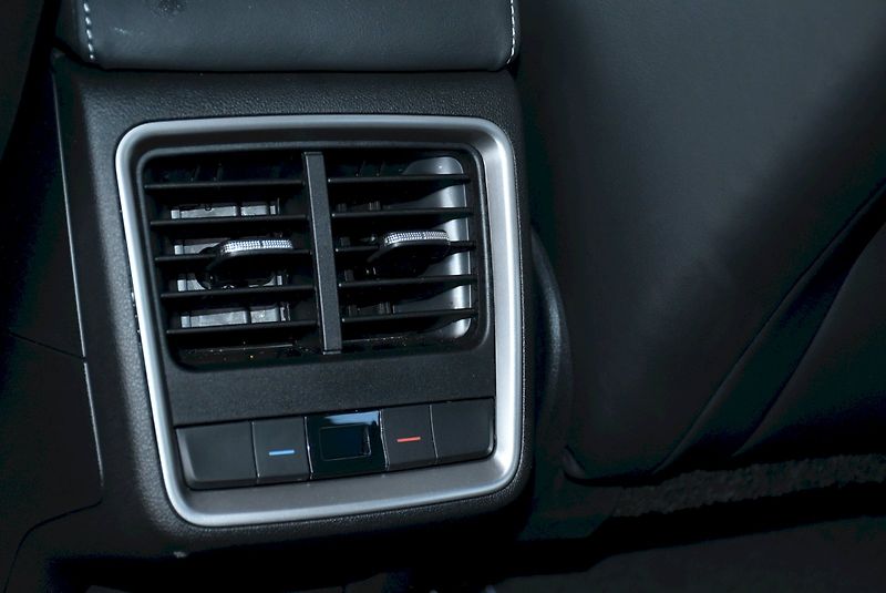 Škoda Enyaq (2026) 85 Sportline 210kW - fotka 28 z 35