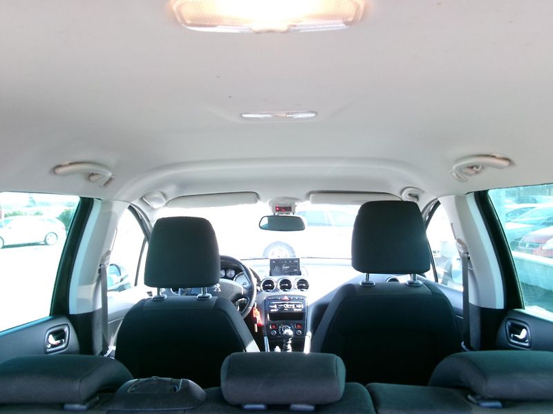 Peugeot 308 (2013) SW 2,0HDI NAVI AC BT TEMP - fotka 11 z 28