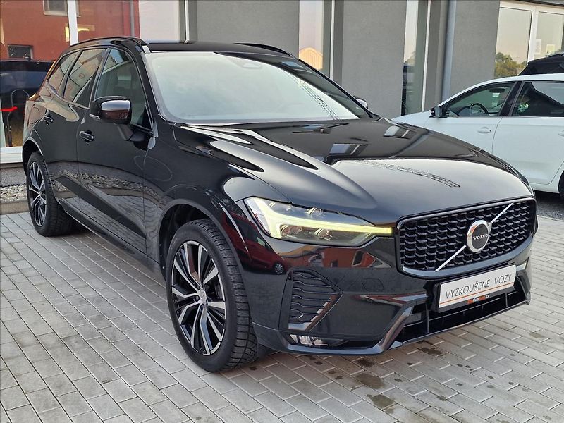Volvo XC60 B5 184kW Plus Dark Auto,1.Maj - fotka 3 z 50