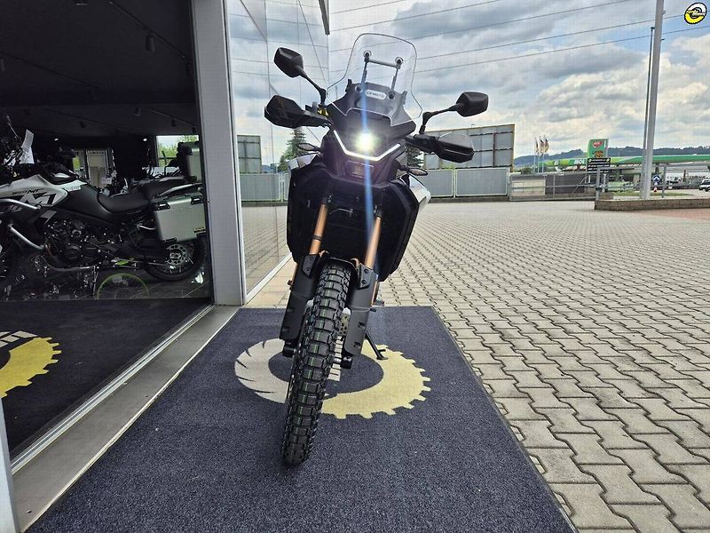 CFMOTO 450 MT-R (2026) - fotka 27 z 78