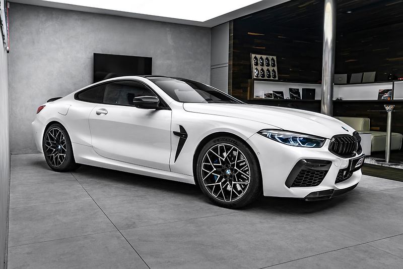 BMW M8 - fotka 4 z 26