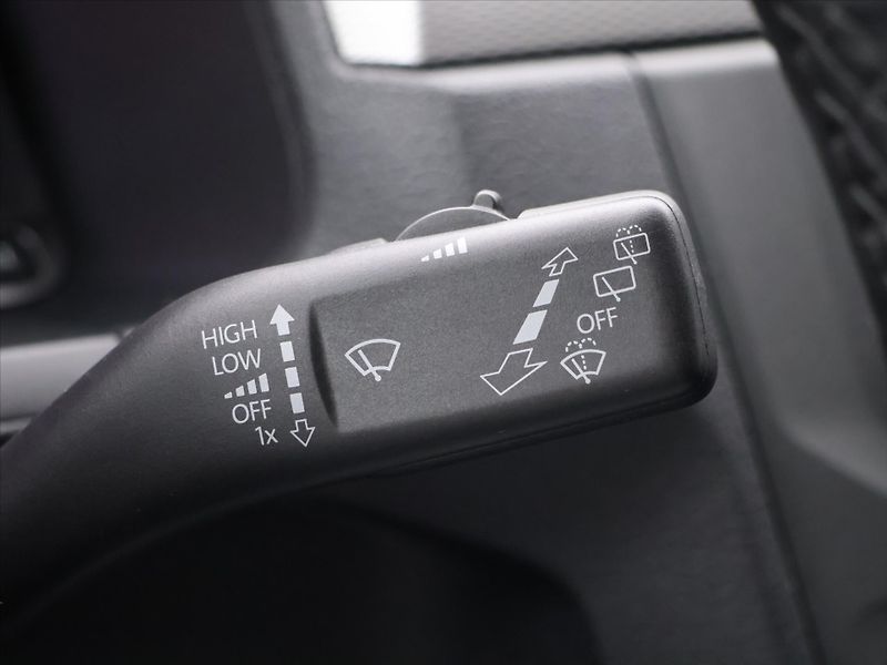 Volkswagen Caddy 1,4 TSI 92kW Maxi 7-Míst Xenon - fotka 16 z 30