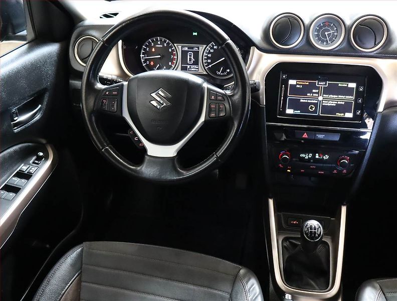 Suzuki Vitara (2017) 1.6 VVT, Kůže, Navi, Tempomat - fotka 7 z 22
