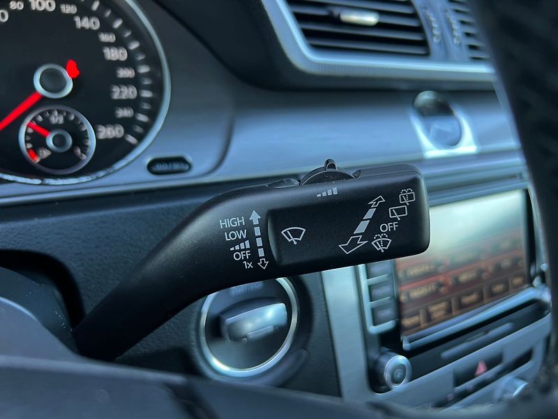 Volkswagen Passat TDI-ALU-NAVI-PLNÝ SERVIS - fotka 29 z 45