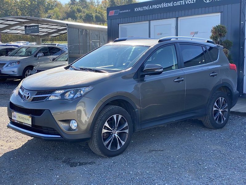 Toyota RAV4 2.2D, ČR, Active, 4x4, manual - fotka 4 z 17