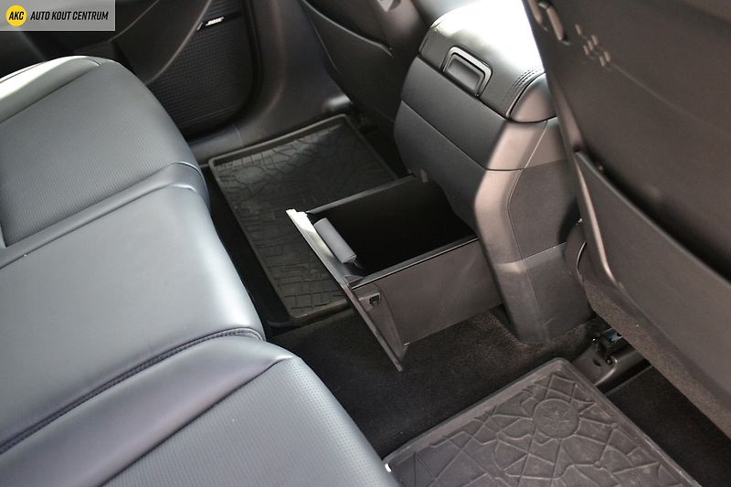 Hyundai Santa Fe 1.6T-GDI HEV 4WD CALLIGRAPHY 7 - fotka 31 z 95
