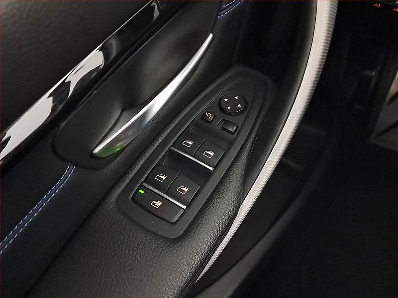 BMW Řada 3 (2019) M Sport 320 d xDrive - fotka 18 z 20