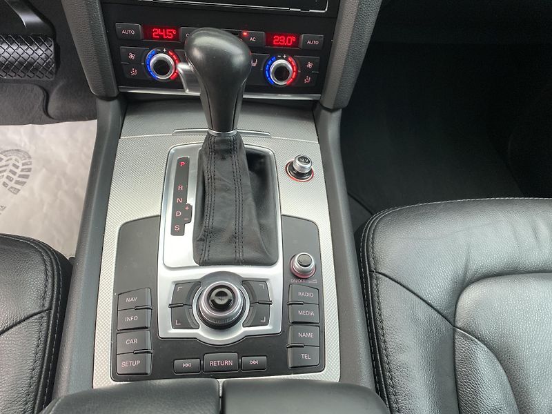 Audi Q7 3.0TDi 4x4 240PS FL 8Q SLINE!! - fotka 151 z 156