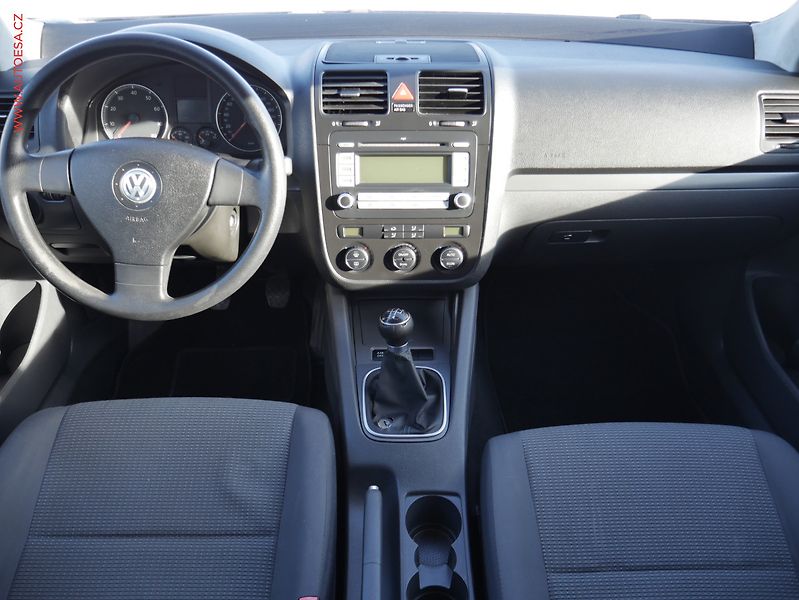 Volkswagen Jetta (2007) 1.6i, ČR, autoAC - fotka 8 z 16