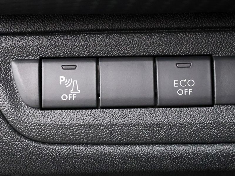 Peugeot 2008 1,2 PureTech 61kW Allure CZ - fotka 16 z 36