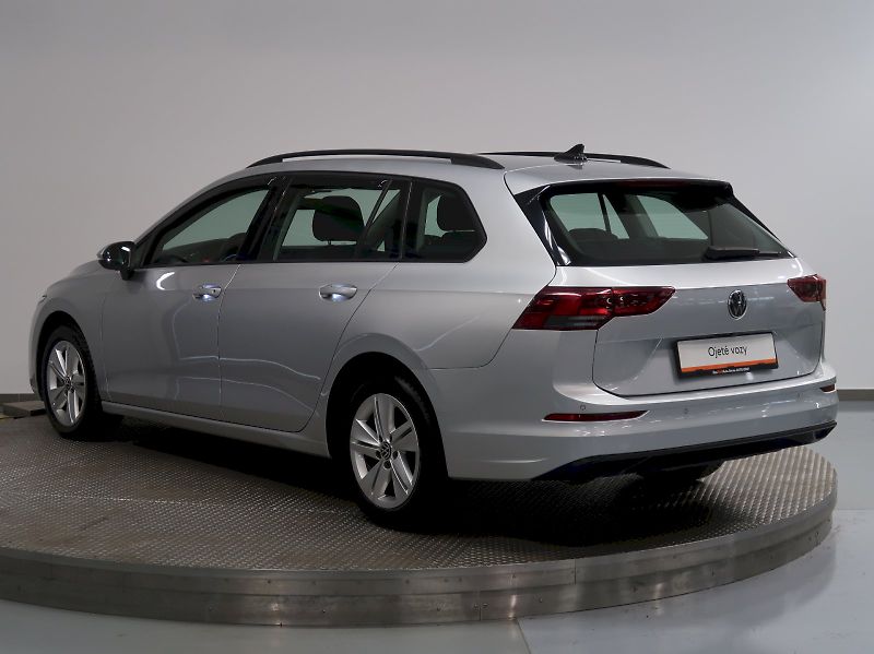 Volkswagen Golf (2021) LIFE 2.0TDI 85KW - fotka 7 z 38