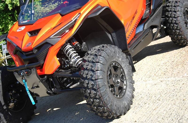 CFMOTO (2026) Gladiator Z10 Turbo - fotka 14 z 24