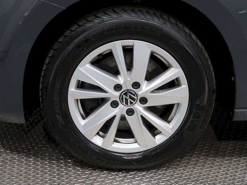 Volkswagen Touran (2023) HIGHLINE 2.0TDI DSG - fotka 12 z 37