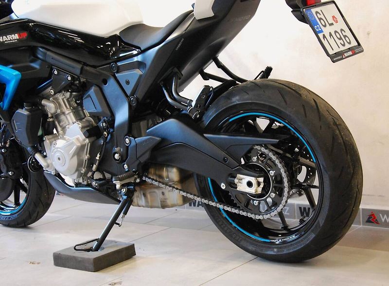 CFMOTO (2025) 675 NK - stroj od nás,1.maj,90 - fotka 17 z 20