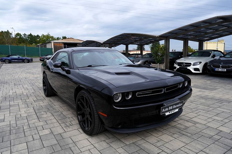 Dodge Challenger 3.6 V6 SXT Plus/kůže/automat - fotka 8 z 35