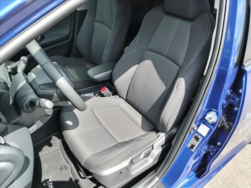 Toyota Yaris 1.5 HYBRID e-CVT  STYLE 116 k - fotka 6 z 14