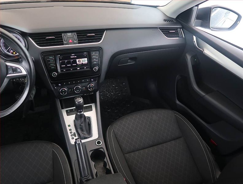 Škoda Octavia (2015) Edition 2.0 TDI, Automat, Navi - fotka 8 z 14