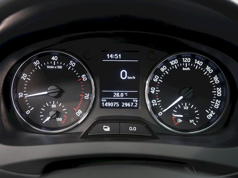 Škoda Rapid (2015) AMBITION 1.2TSI 77KW PANORAMA - fotka 18 z 28