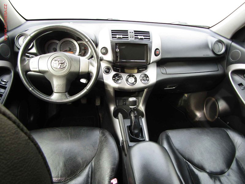 Toyota RAV4 (2007) 2.2. D-CAT 4x4, AC, kůže - fotka 8 z 23