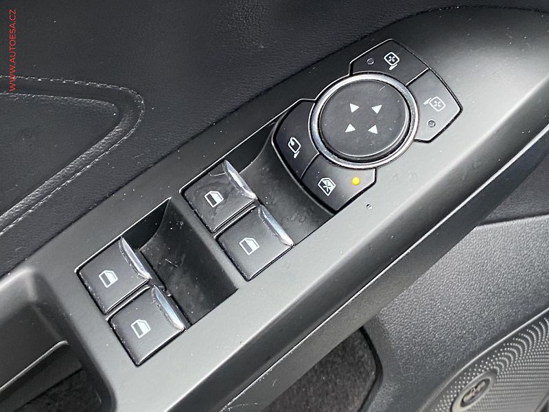 Ford Focus (2018) 1.5 TDCi, AT, headUP - fotka 11 z 20