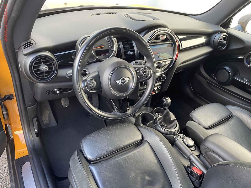 Mini Cooper (2014) 1.5T, LED, navi, kůže - fotka 8 z 19