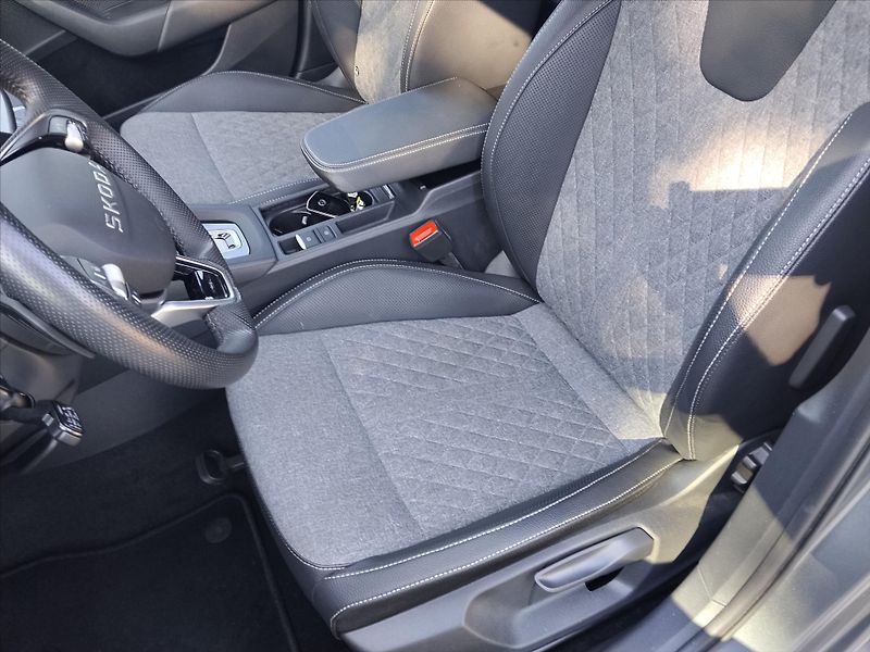 Škoda Octavia 2,0   2,0 TDI 110 KW DSG SPORT - fotka 20 z 36