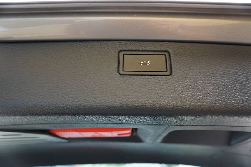 Volkswagen Passat Variant (2012) 2,0   125 kw 2,Majitel  nové v - fotka 26 z 36
