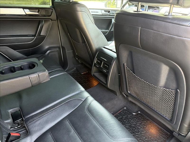 Volkswagen Touareg 3,0 TDi 180 Kw Highline tažné - fotka 17 z 38