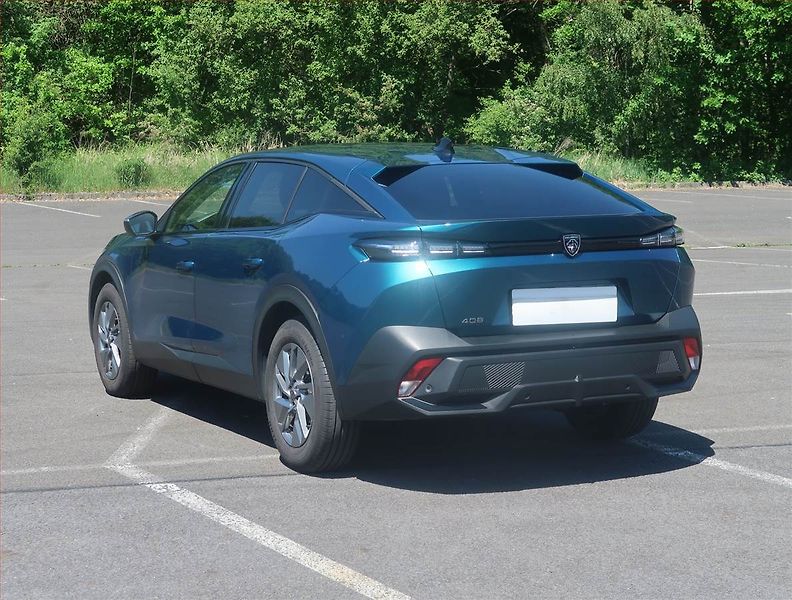 Peugeot 408 (2025) 1.2 PureTech - fotka 4 z 16